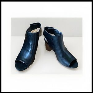 Relativity Size 11 Black peep toe sling back strap brown heels